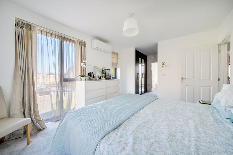 Bedroom- click for photo gallery